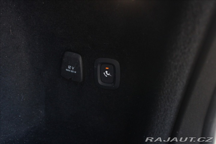 Volvo V60 2,0 D3 Momentum Automat Z 2018
