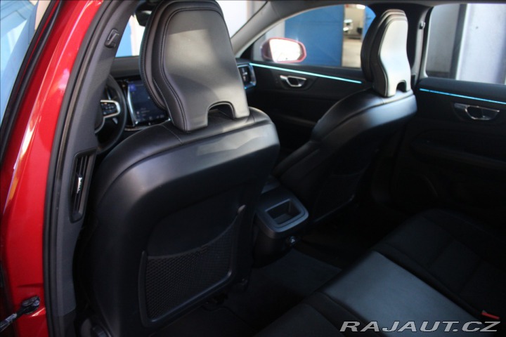 Volvo V60 2,0 D3 Momentum Automat Z 2018