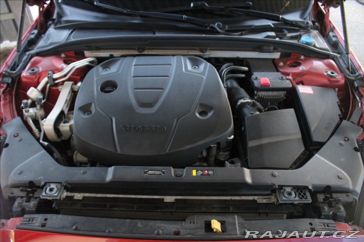 Volvo V60 2,0 D3 Momentum Automat Z 2018