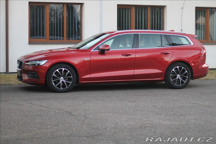 Volvo V60 2,0 D3 Momentum Automat Z 2018