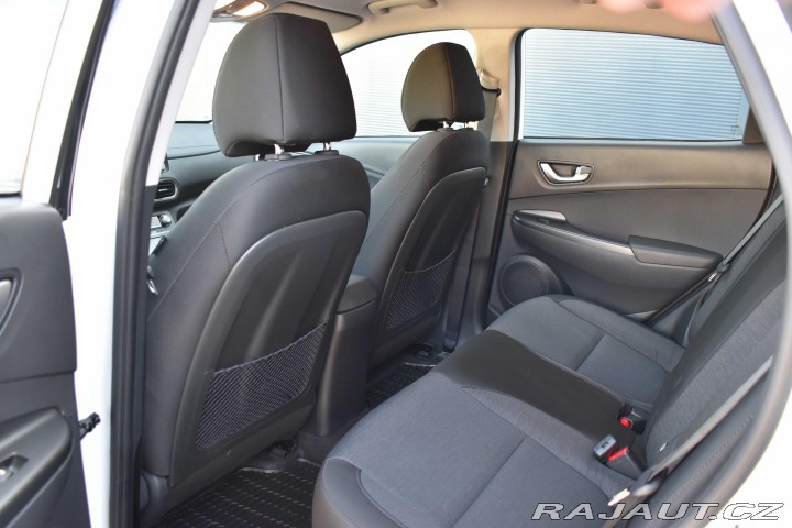 Hyundai Kona 39kWh SMART*REZERVACE* 2023