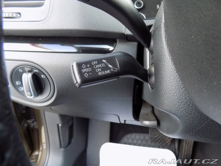 Seat Alhambra 2.0TDI/DSG/7.míst/NAVI/PA 2011