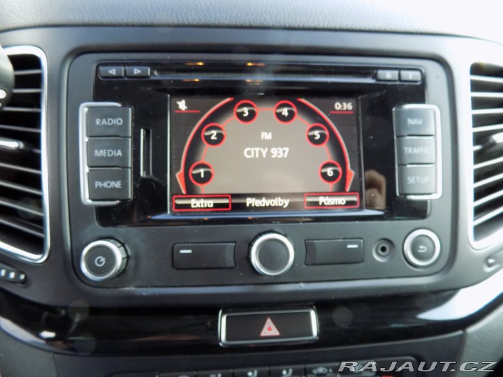 Seat Alhambra 2.0TDI/DSG/7.míst/NAVI/PA 2011
