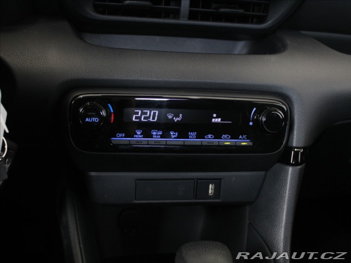 Mazda Ostatní modely 2 Hybrid 1,5 Hybrid 116k. 21 150km 2022