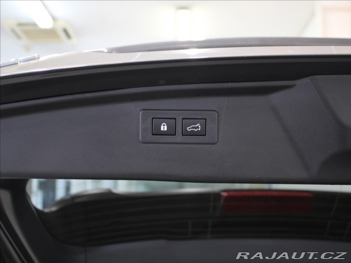 Subaru Outback 2,5 i TOURING Tažné PANO. 2022