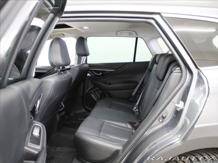 Subaru Outback 2,5 i TOURING Tažné PANO. 2022