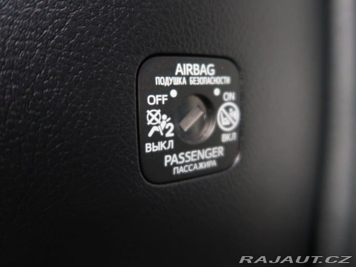 Toyota Avensis 2.0D4D,CZ,Manuál 2015