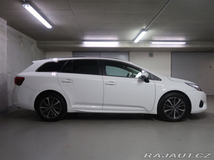 Toyota Avensis 2.0D4D,CZ,Manuál 2015