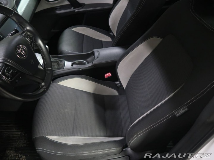 Toyota Avensis 2.0D4D,CZ,Manuál 2015