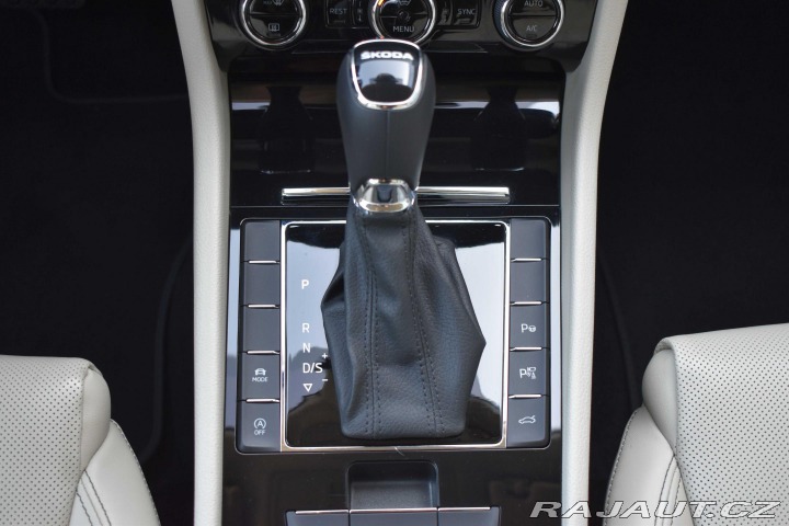 Škoda Superb 2.0 TDI L&K REZERVACE 2022