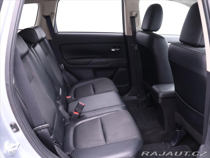 Mitsubishi Outlander 2,3 INSTYLE 110kW 4WD CZ 2015