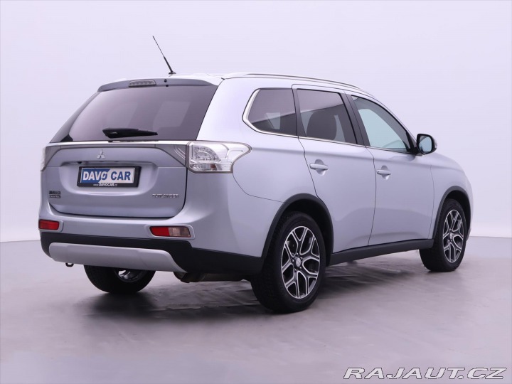 Mitsubishi Outlander 2,3 INSTYLE 110kW 4WD CZ 2015