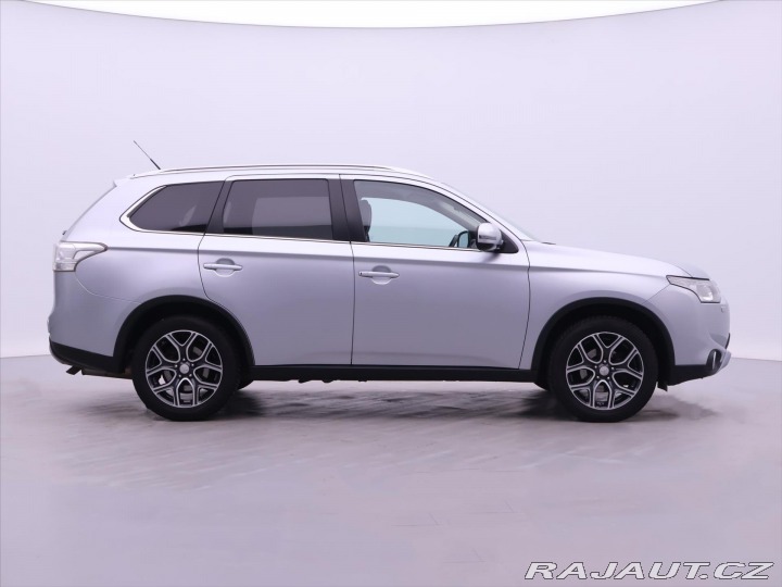 Mitsubishi Outlander 2,3 INSTYLE 110kW 4WD CZ 2015