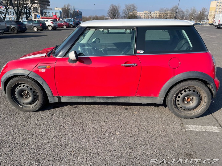 Mini Cooper R50 2003