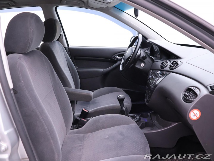 Ford Focus 1,6 16V Ghia Aut.klima Xe 2003