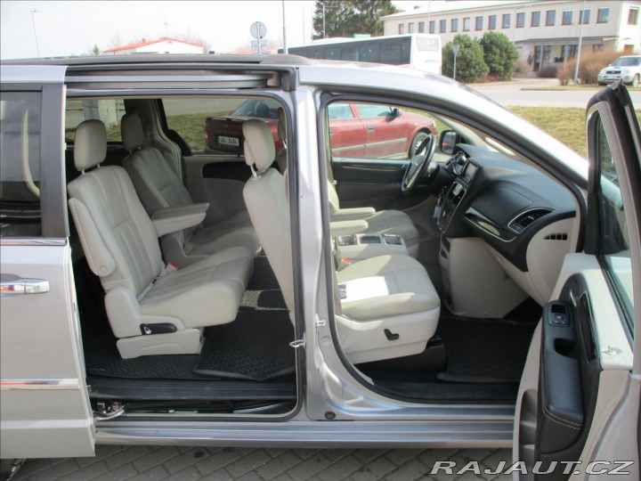 Chrysler Town & Country 3,6 L V6 211kw LPG odp. D 2015