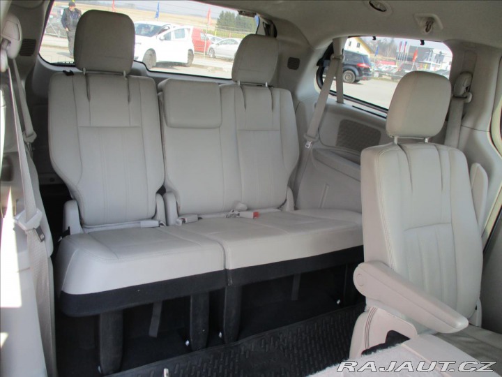 Chrysler Town & Country 3,6 L V6 211kw LPG odp. D 2015