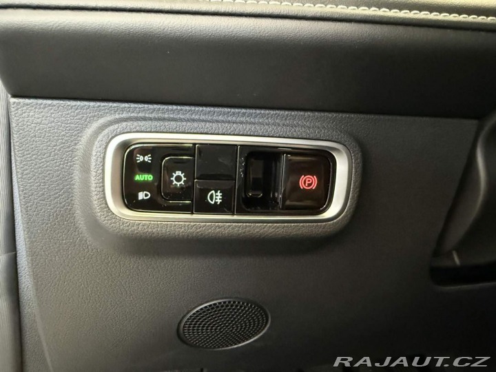 Ostatní značky Ostatní modely Omoda C5 Comfort 1.6 t GDI Khaki W 2024