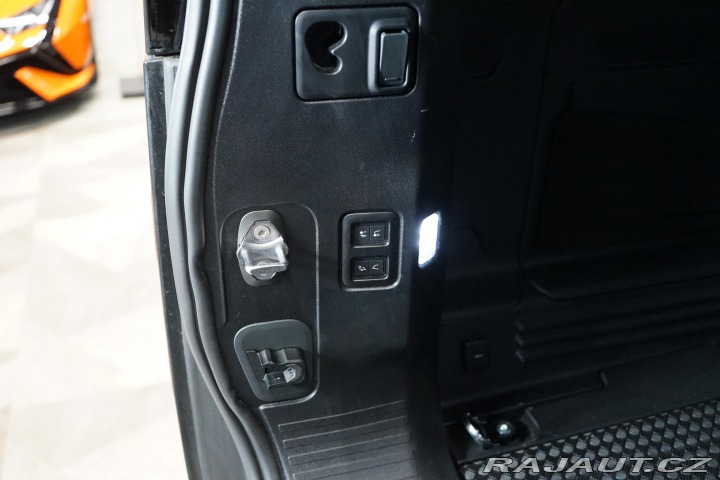 Land Rover Defender D250 Matrix Meridian Vzdu 2024