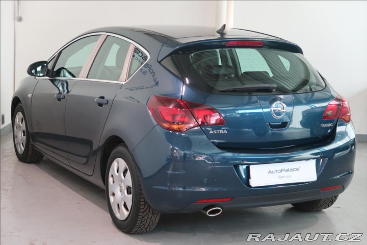Opel Astra 1,4 Turbo 103kW Sport 2011