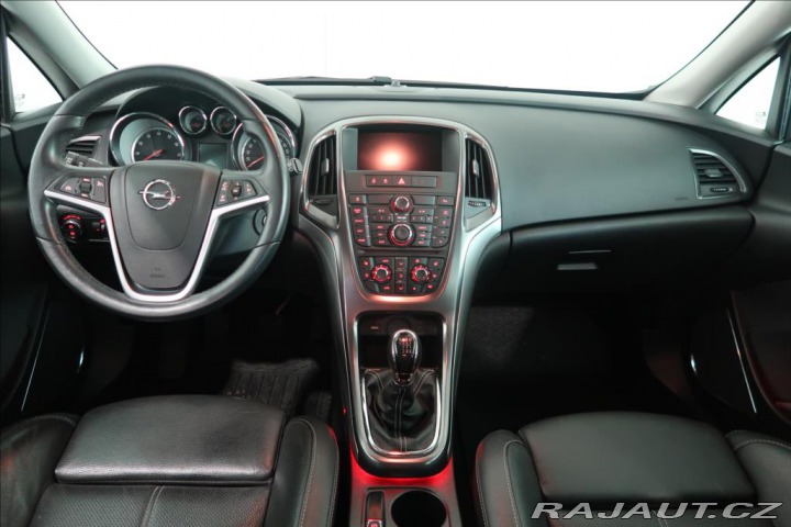 Opel Astra 1,4 Turbo 103kW Sport 2011