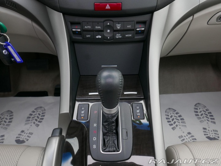 Honda Accord 2,4 i-VTEC Automat REZERV 2010