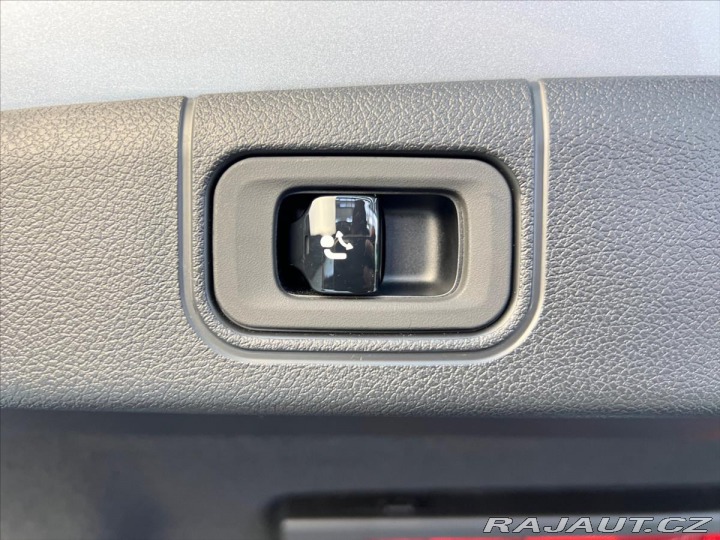 Mercedes-Benz E 220d 4MATIC AMG, WEBASTO, 2025