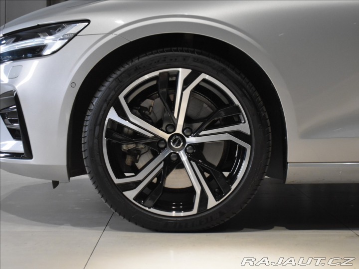 Volvo S60 2,0 B5 AWD ULT Pano,head 2024