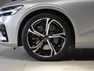 Volvo S60 2,0 B5 AWD ULT Pano,head 2024