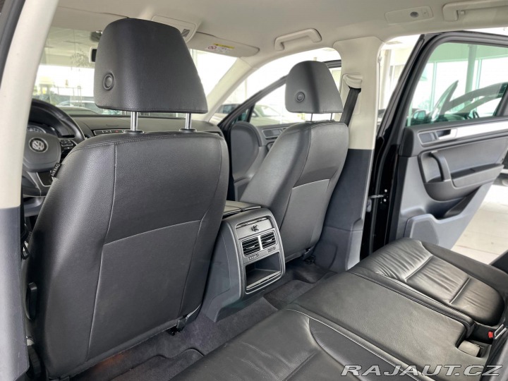 Volkswagen Touareg 3,0TDI V6 4Motion*Kůže*Ta 2016