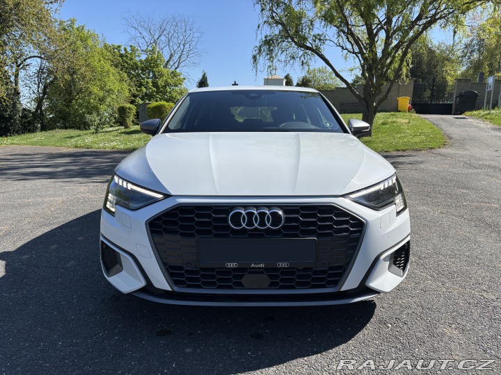 Audi A3 S-LINE výbava Virtual coc 2020