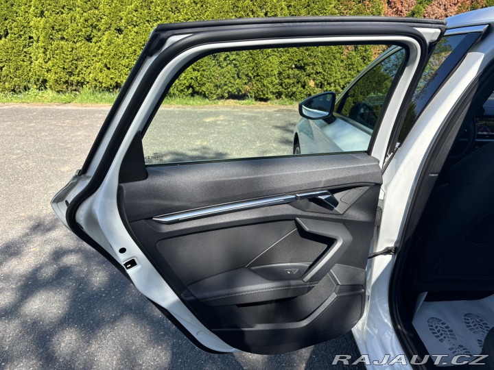 Audi A3 S-LINE výbava Virtual coc 2020