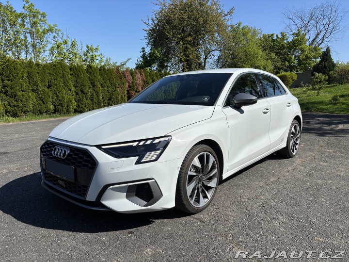 Audi A3 S-LINE výbava Virtual coc 2020
