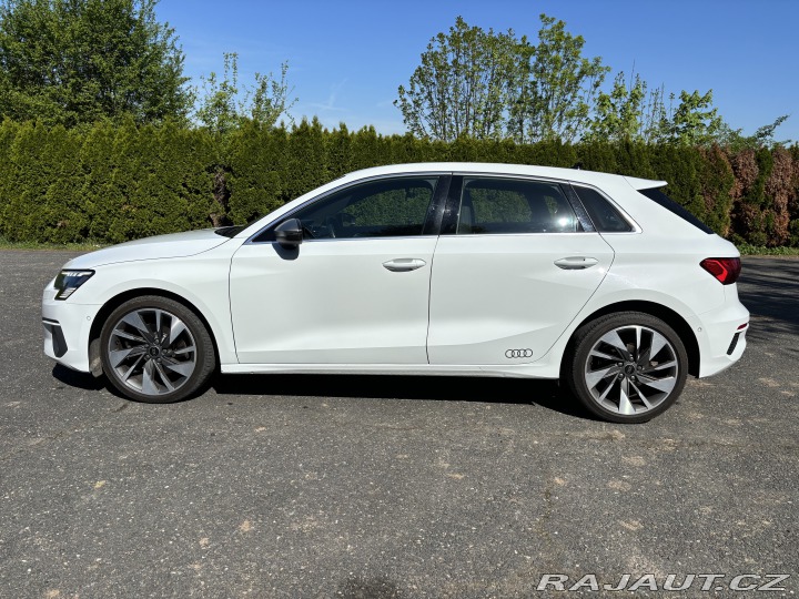 Audi A3 S-LINE výbava Virtual coc 2020