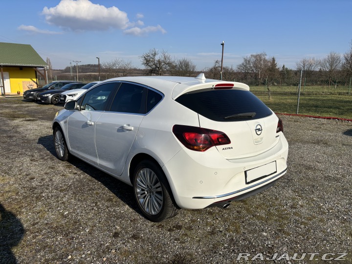 Opel Astra Vyhř. sedačky, P. senzory 2016