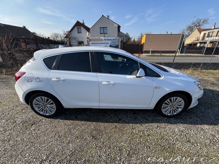 Opel Astra Vyhř. sedačky, P. senzory 2016