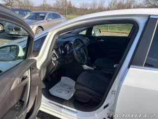Opel Astra Vyhř. sedačky, P. senzory 2016