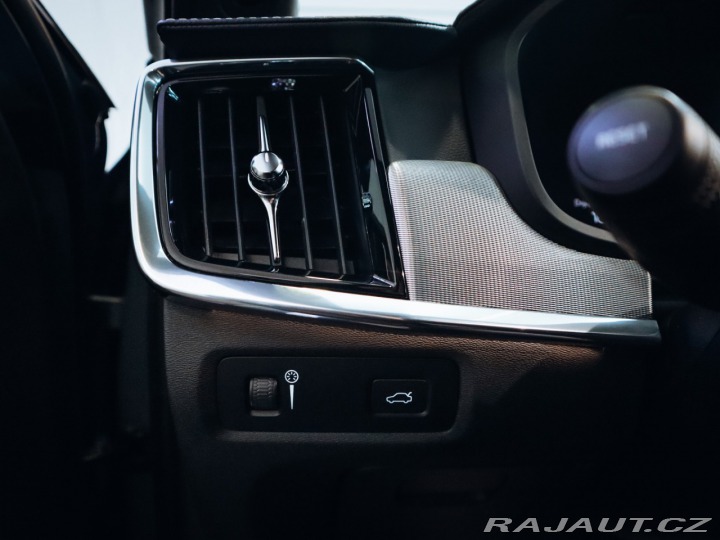 Volvo V90 B4 R-Design AWD 2022