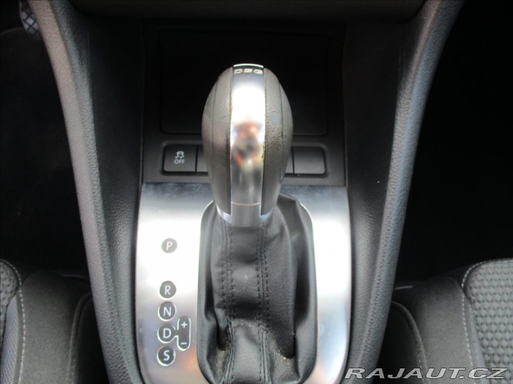 Volkswagen Golf 1,4 TSi 118kw DSG odpočet 2012