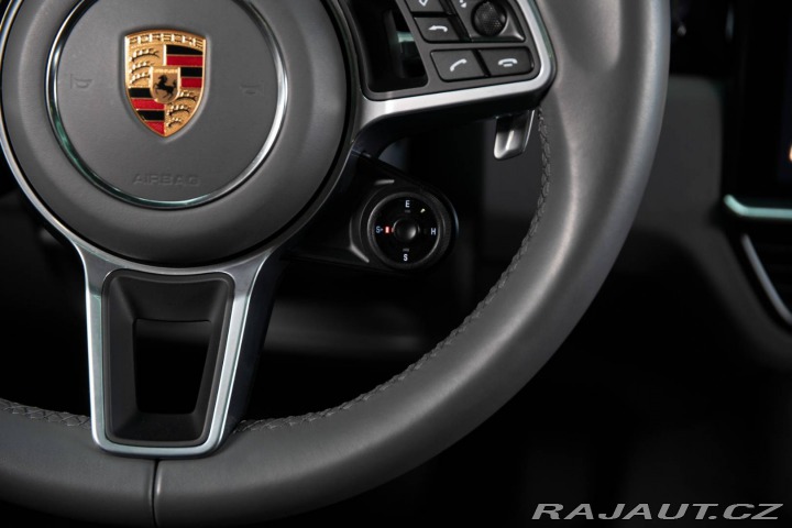 Porsche Cayenne 2022