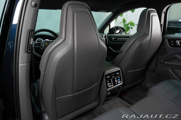 Porsche Cayenne 2022