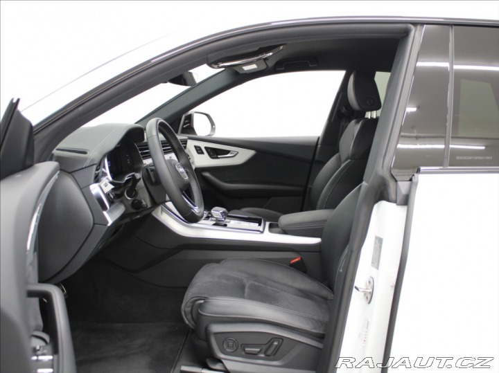 Audi Q8 3,0 55TFSi S-Line AKČNÍ C 2023