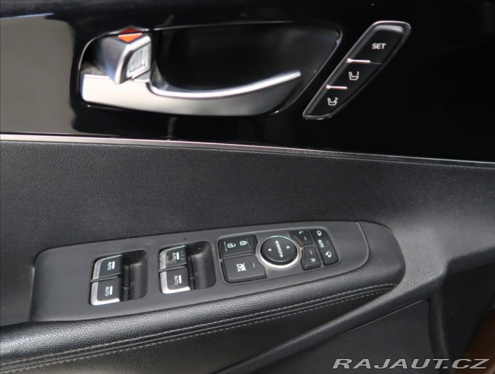 Kia Sorento 2,2 CRDi 4x4 147 kW AUT 2015