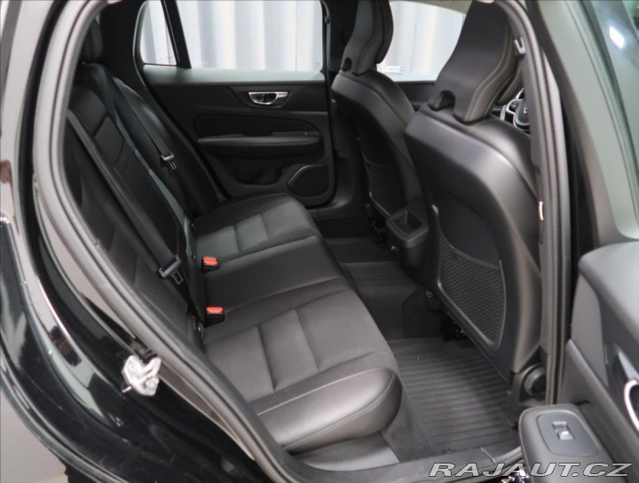Volvo V60 2,0 D4 AWD AUT CROSS COUN 2019