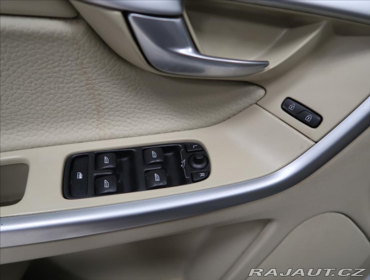 Volvo XC60 2,4 D5 Summum AWD AUT 2011