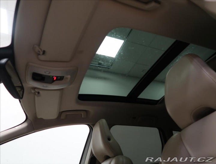 Volvo XC60 2,4 D5 Summum AWD AUT 2011