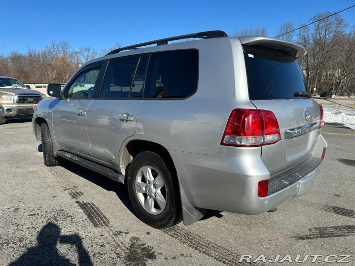 Toyota Land Cruiser 200 2011