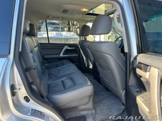 Toyota Land Cruiser 200 2011