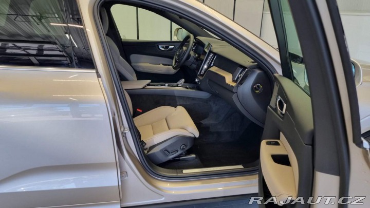 Volvo XC60 B5 2.0L 250+14 HP AT8 AWD 2026