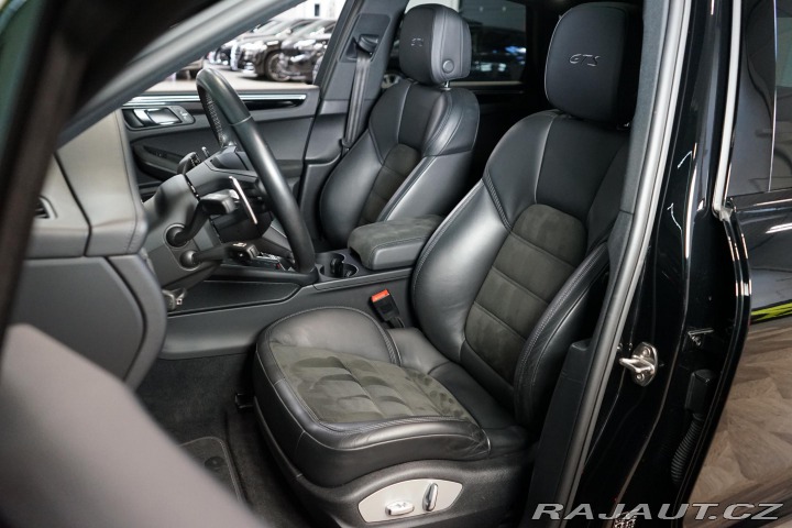 Porsche Macan GTS Chrono Pano PDK Vzduc 2022